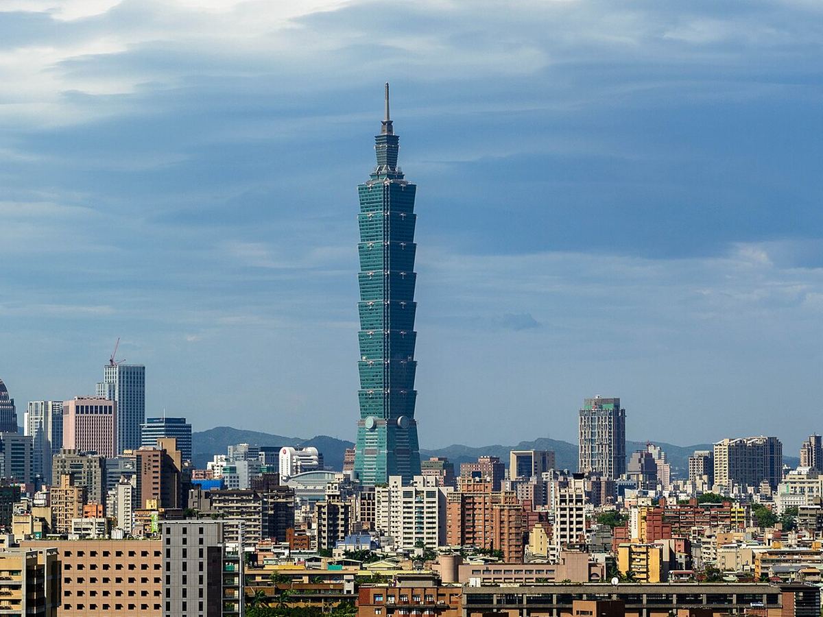Taipei skyline with Taipei 101